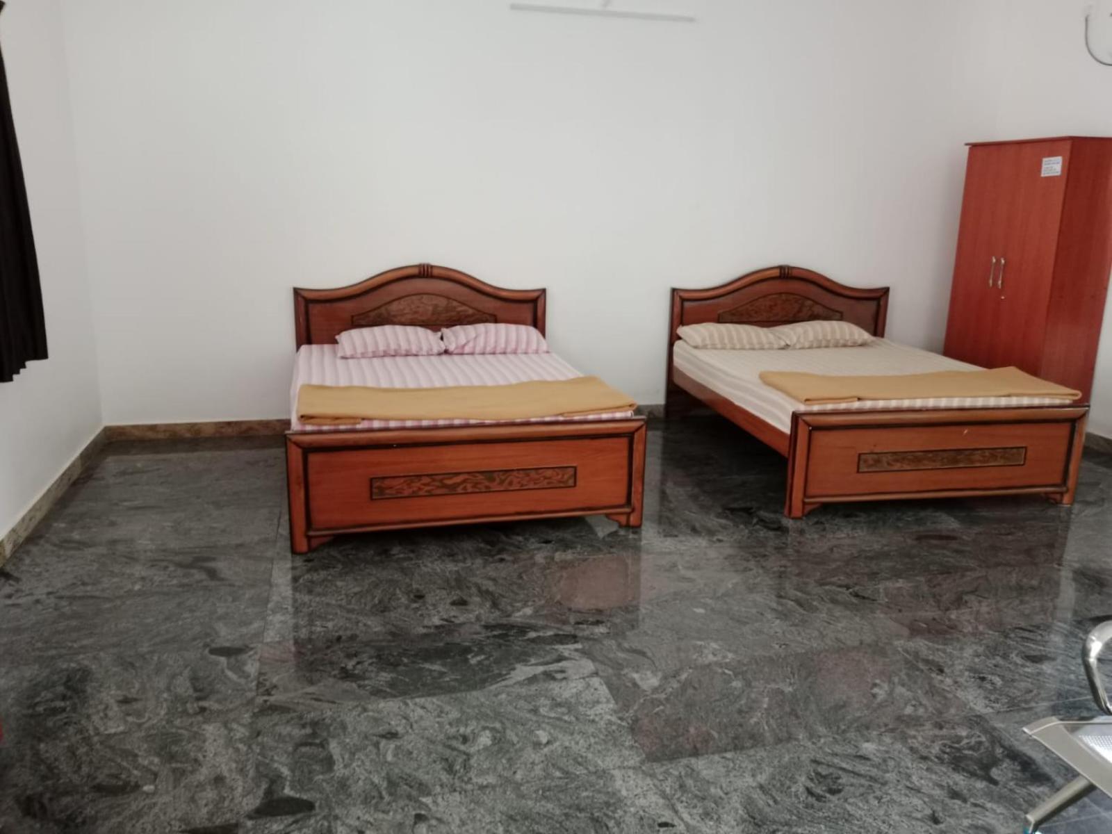 Urc Lodge Perundurai Exterior photo